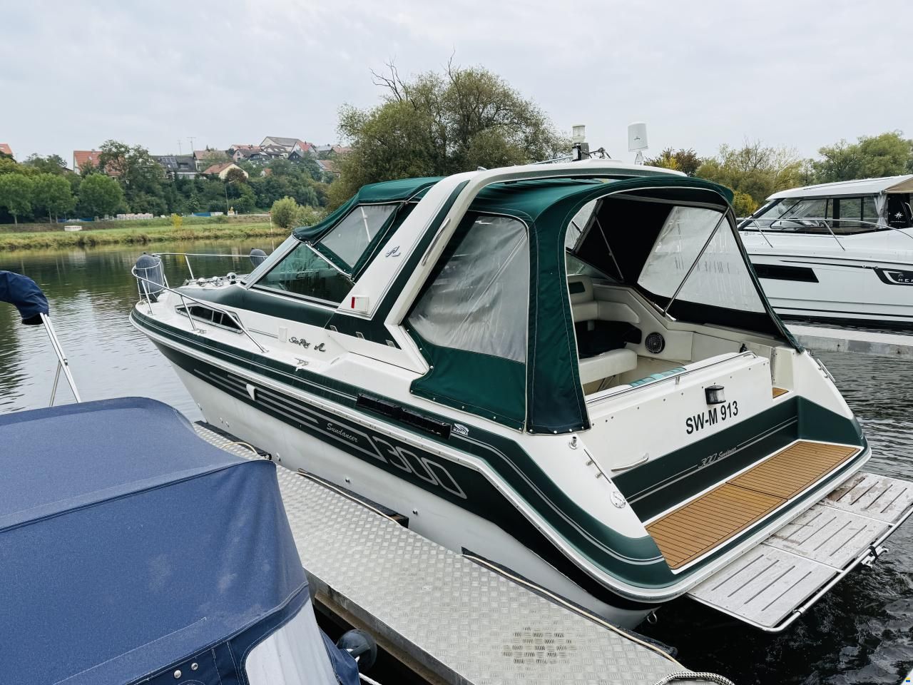Sea Ray Sundancer 300