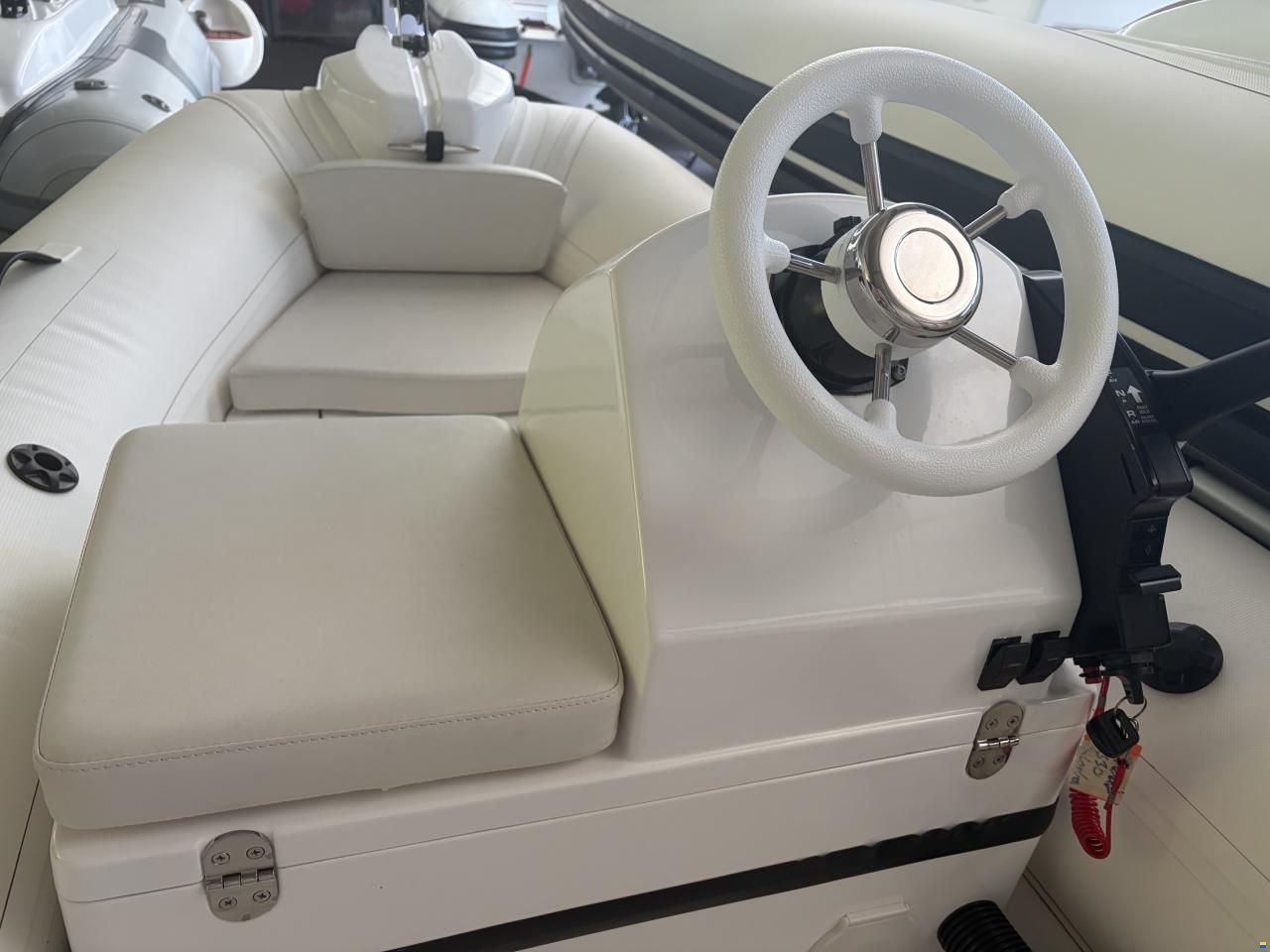 Sea Flash OPEN TENDER 330