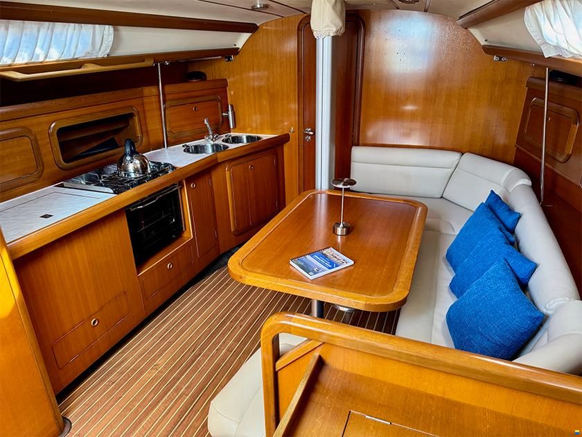 Grand Soleil 37