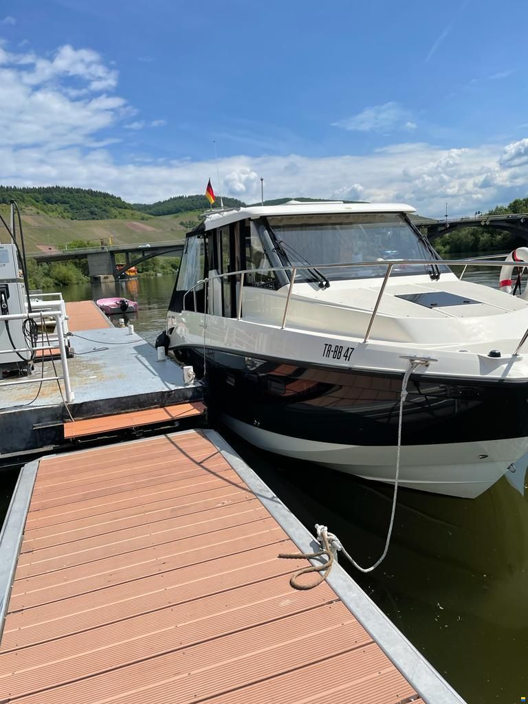 Quicksilver 855 Cruiser