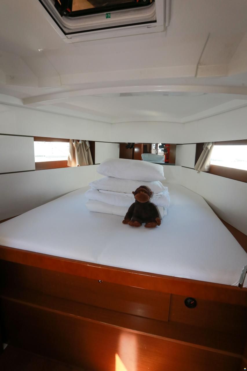 Beneteau Oceanis 38.1