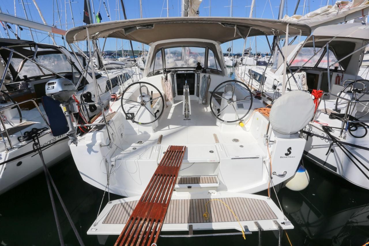 Beneteau Oceanis 38.1