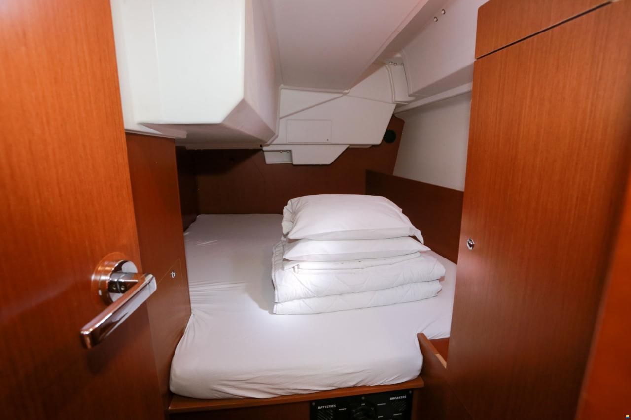 Beneteau Oceanis 38.1