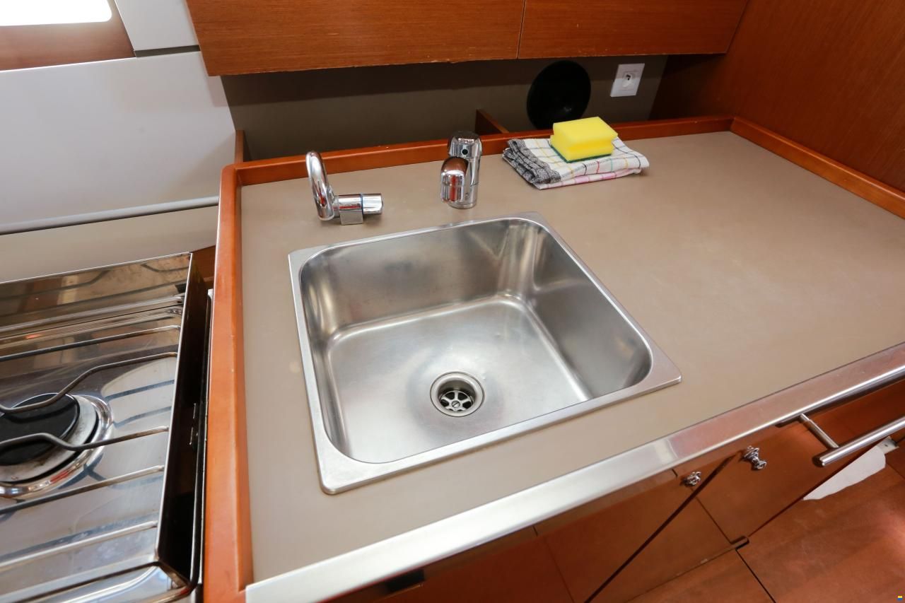 Beneteau Oceanis 38.1