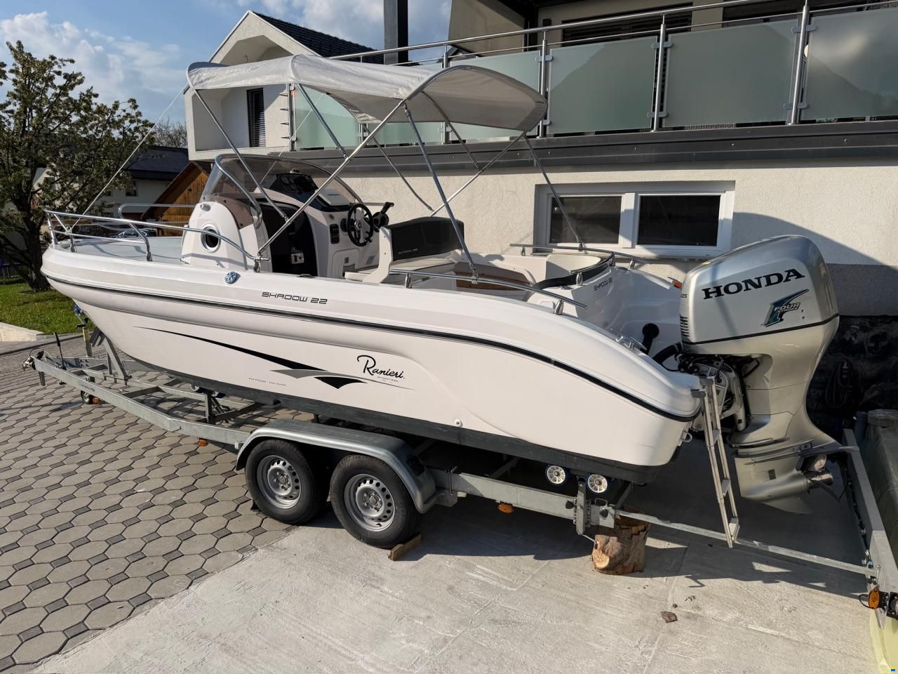 Ranieri Shadow 22