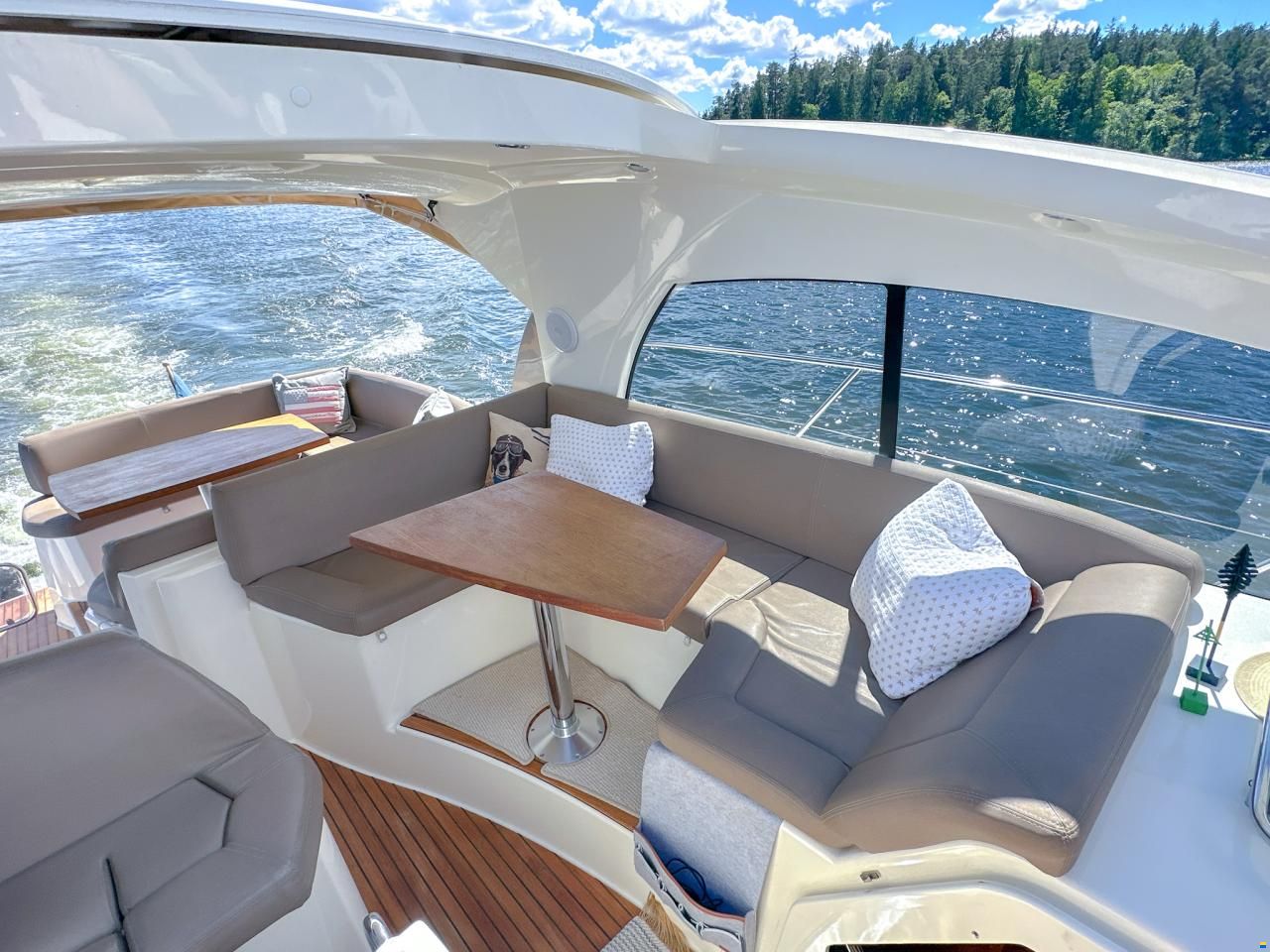 Prestige 390S