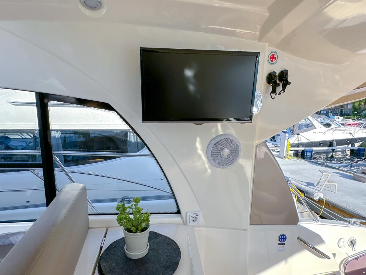 Prestige 390S