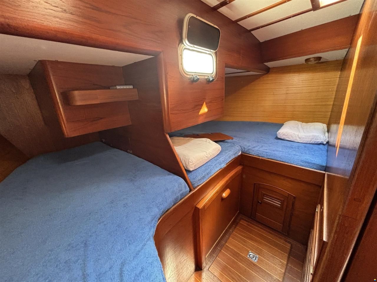 Jeremy Rogers Contessa 43