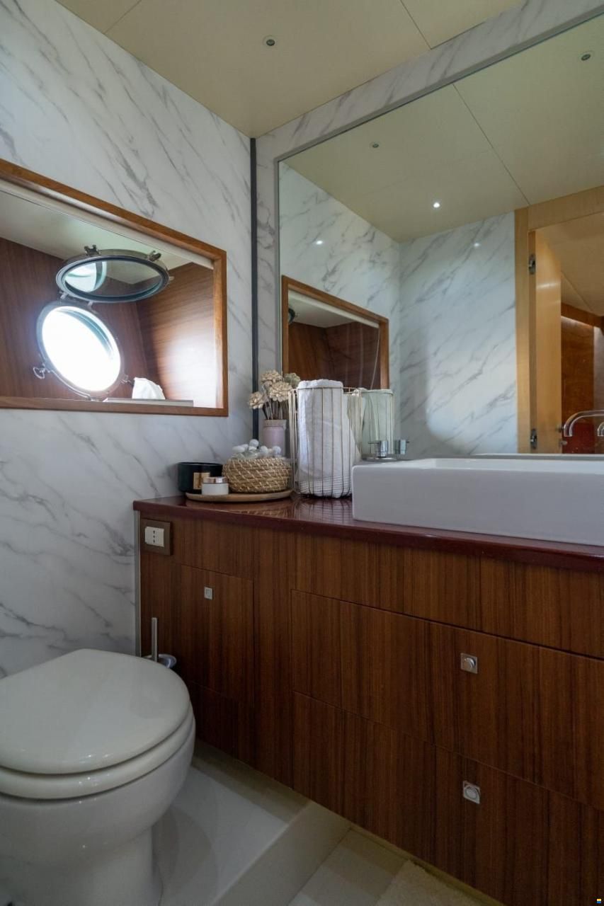 Fashion Yachts 68