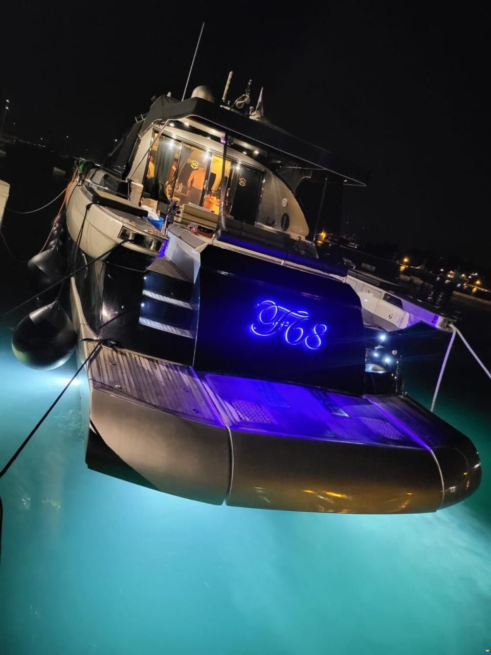 Fashion Yachts 68