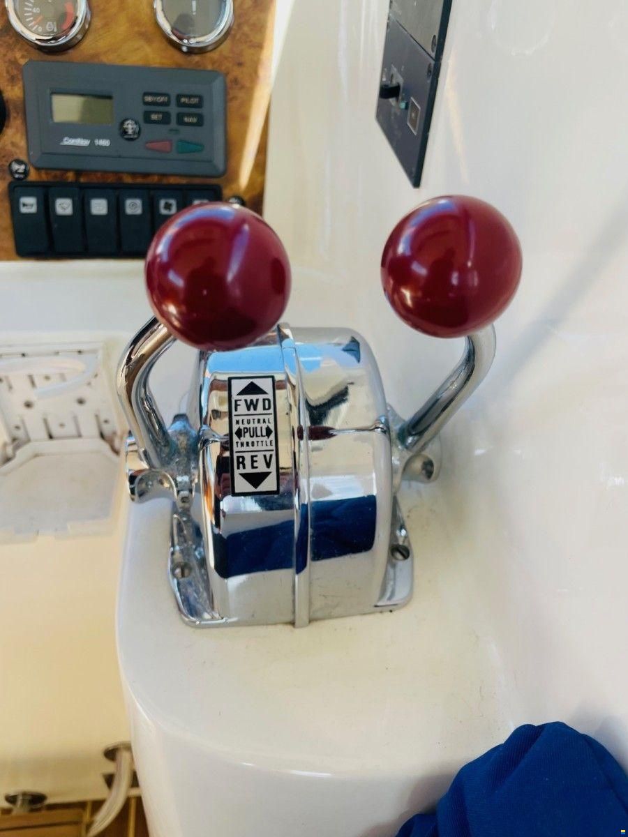 Astromar 890 Egir Flybridge