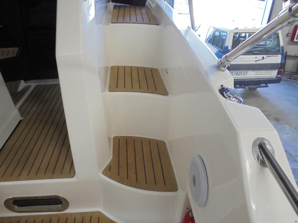 Quicksilver Activ 875 Sundeck mit 400PS