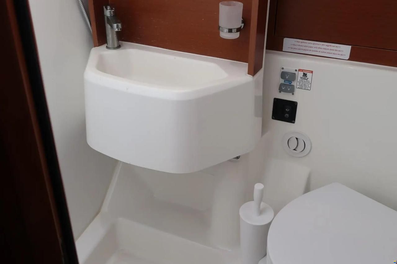 Beneteau Oceanis 51.1