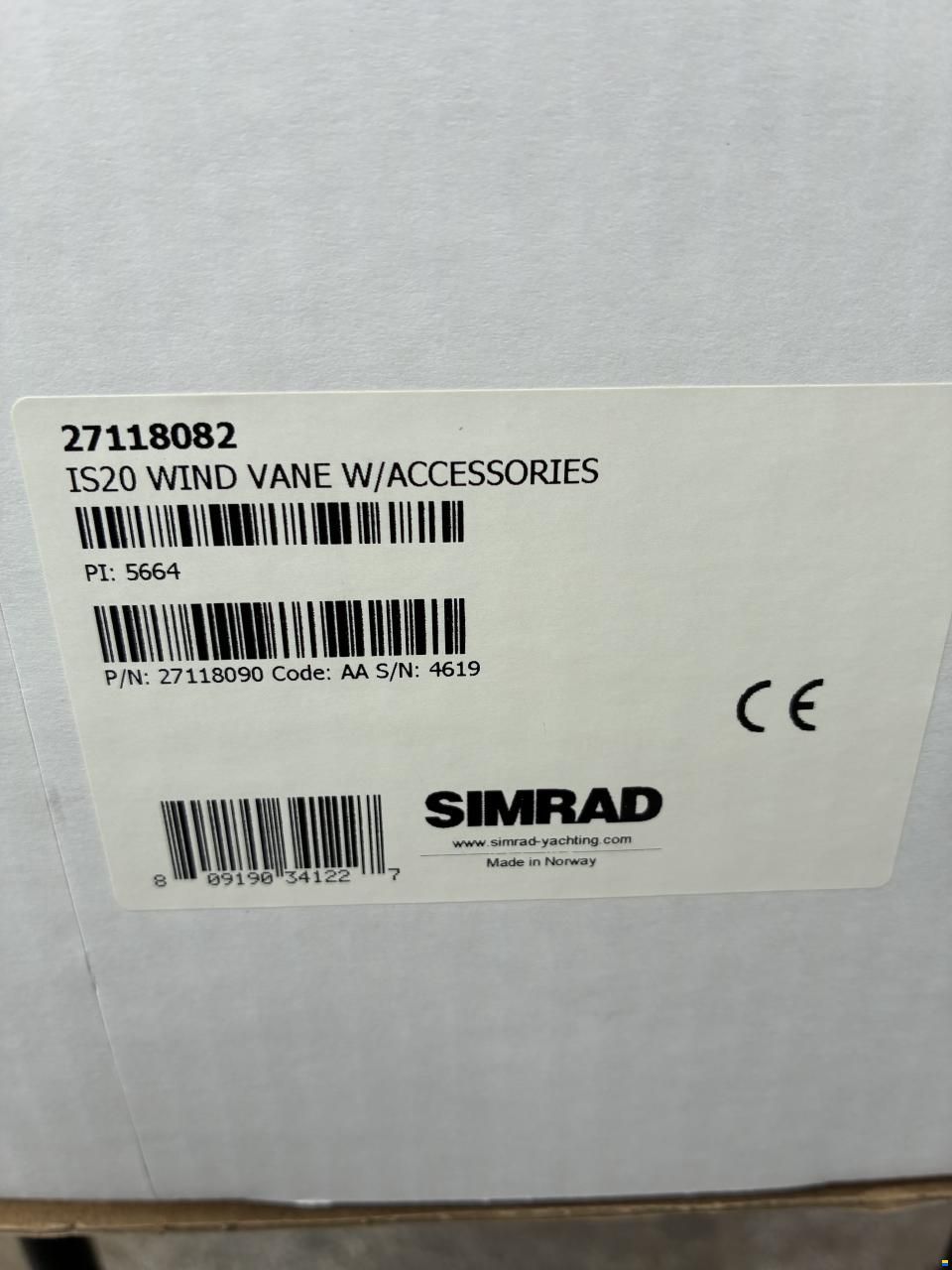 Simrad AP24 ja IS20 Wind Sensor