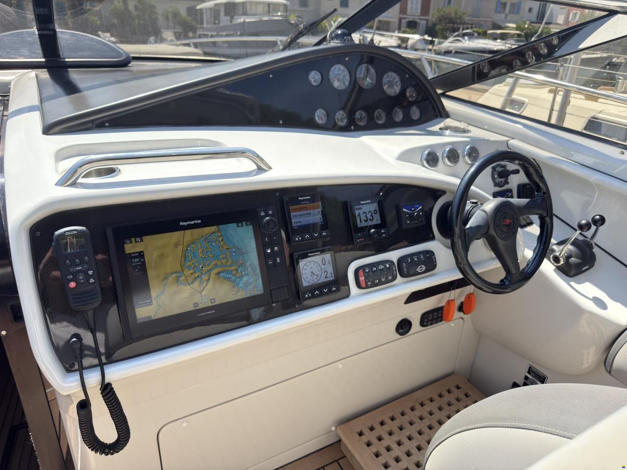 Sunseeker Superhawk 43