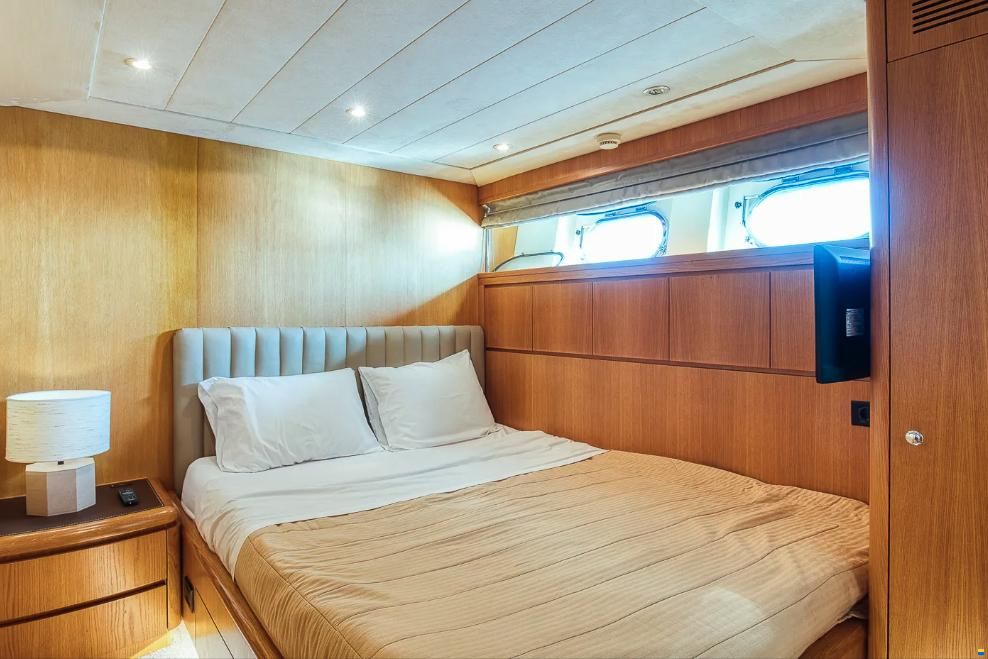 Falcon Yachts 91