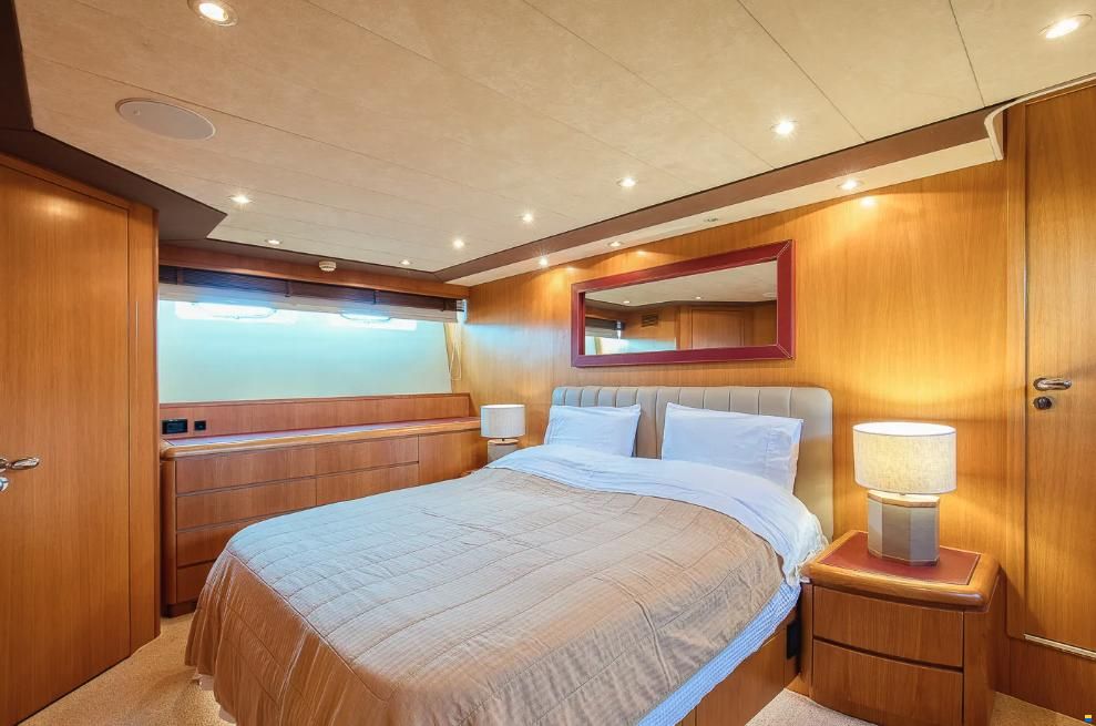 Falcon Yachts 91