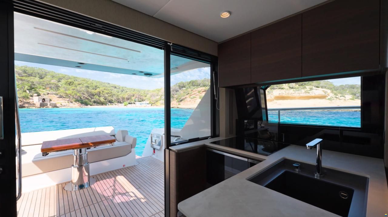 Ferretti 500