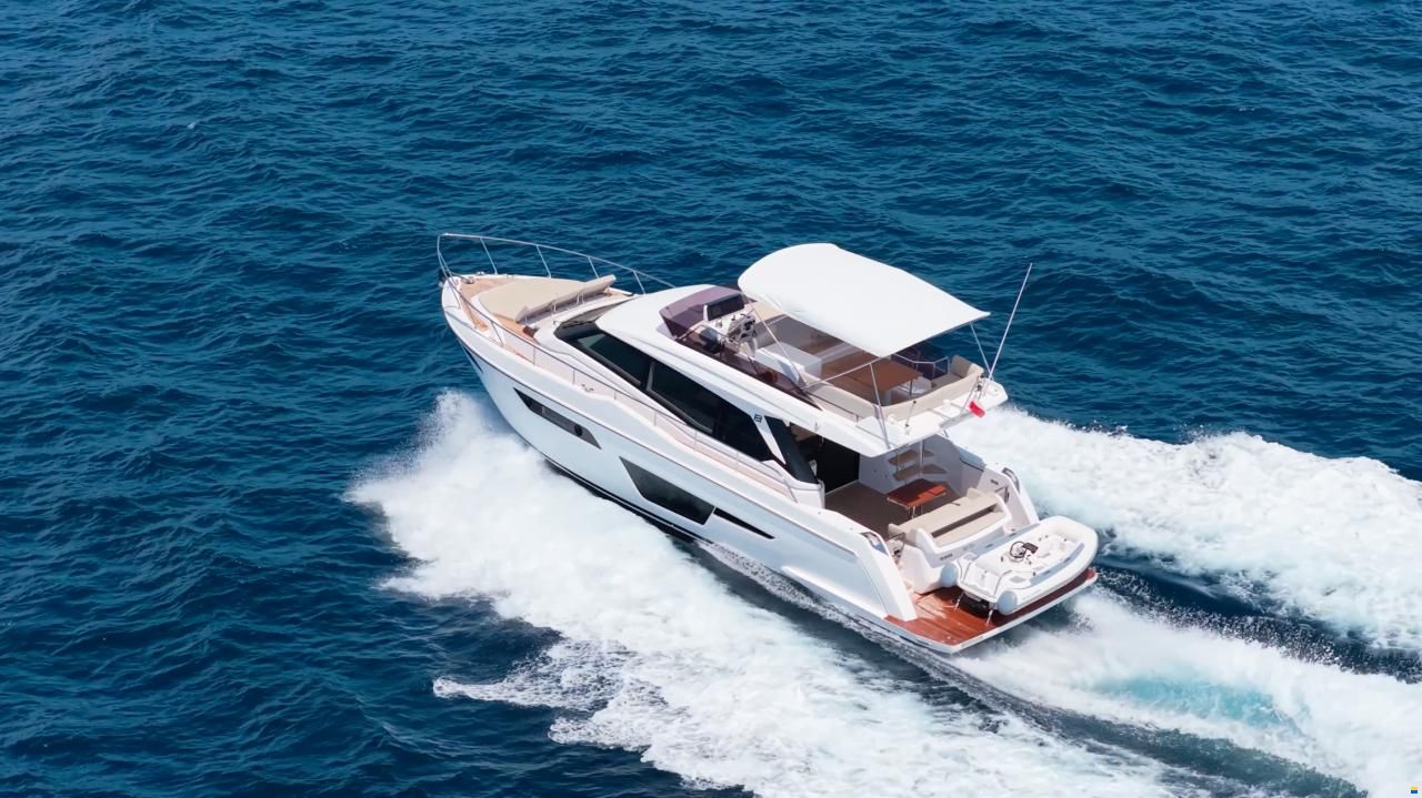 Ferretti 500