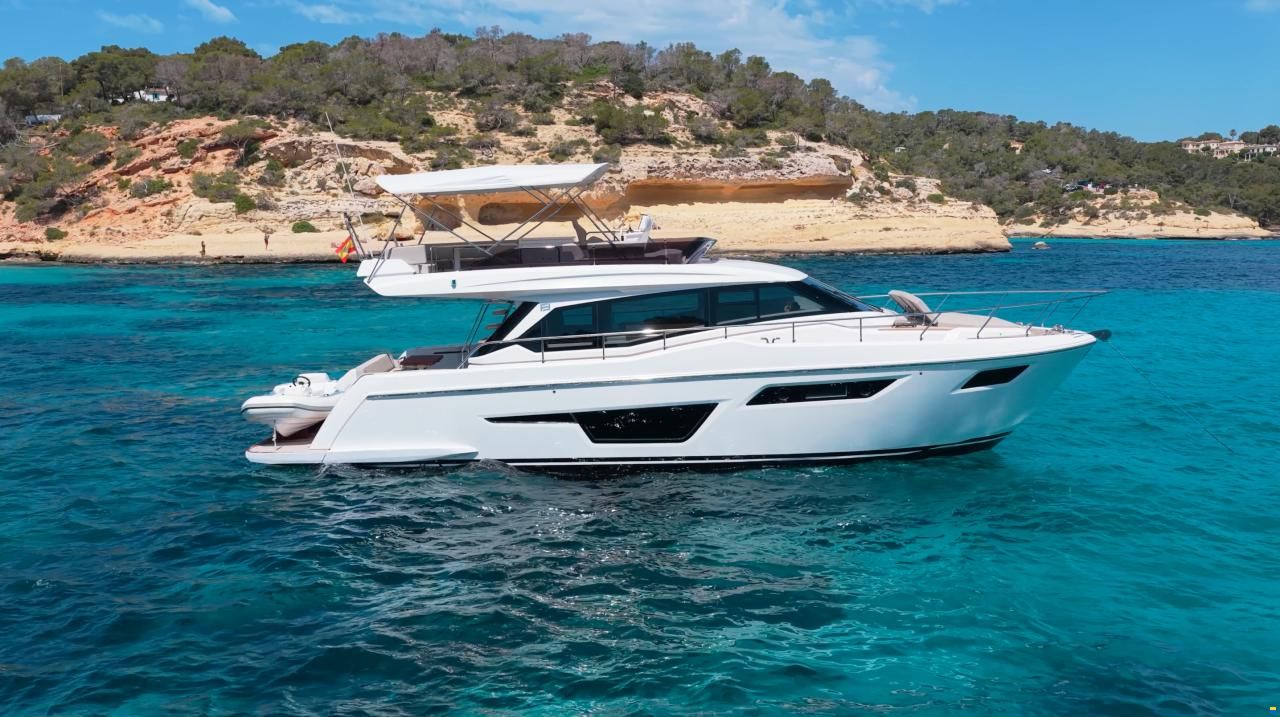 Ferretti 500