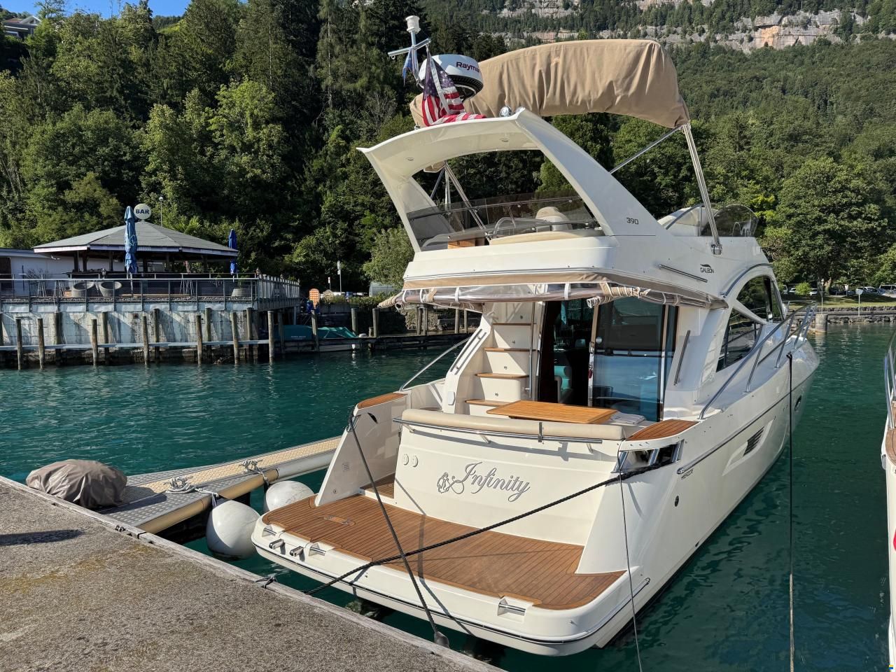 Galeon 390 Fly
