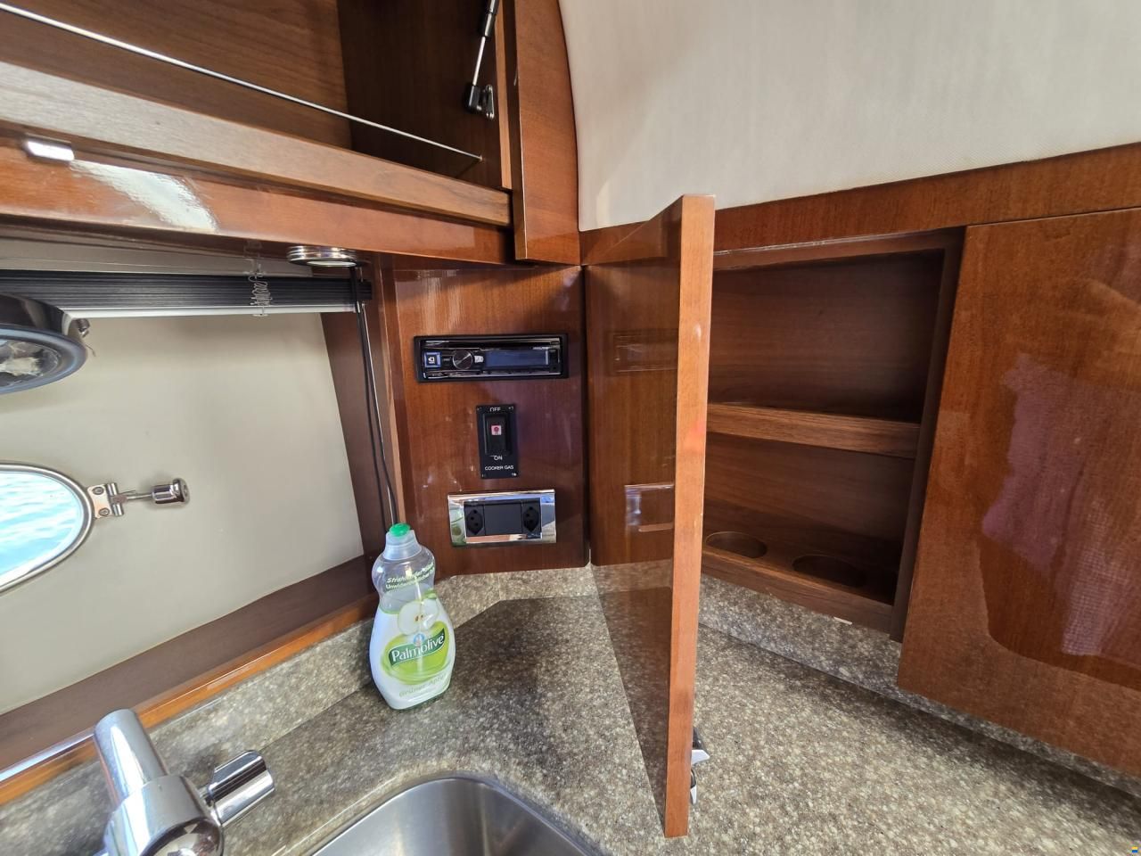 Princess V 42 Hartop