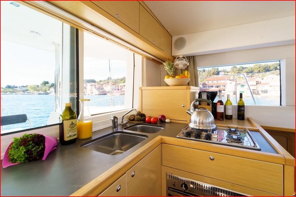 Lagoon 39