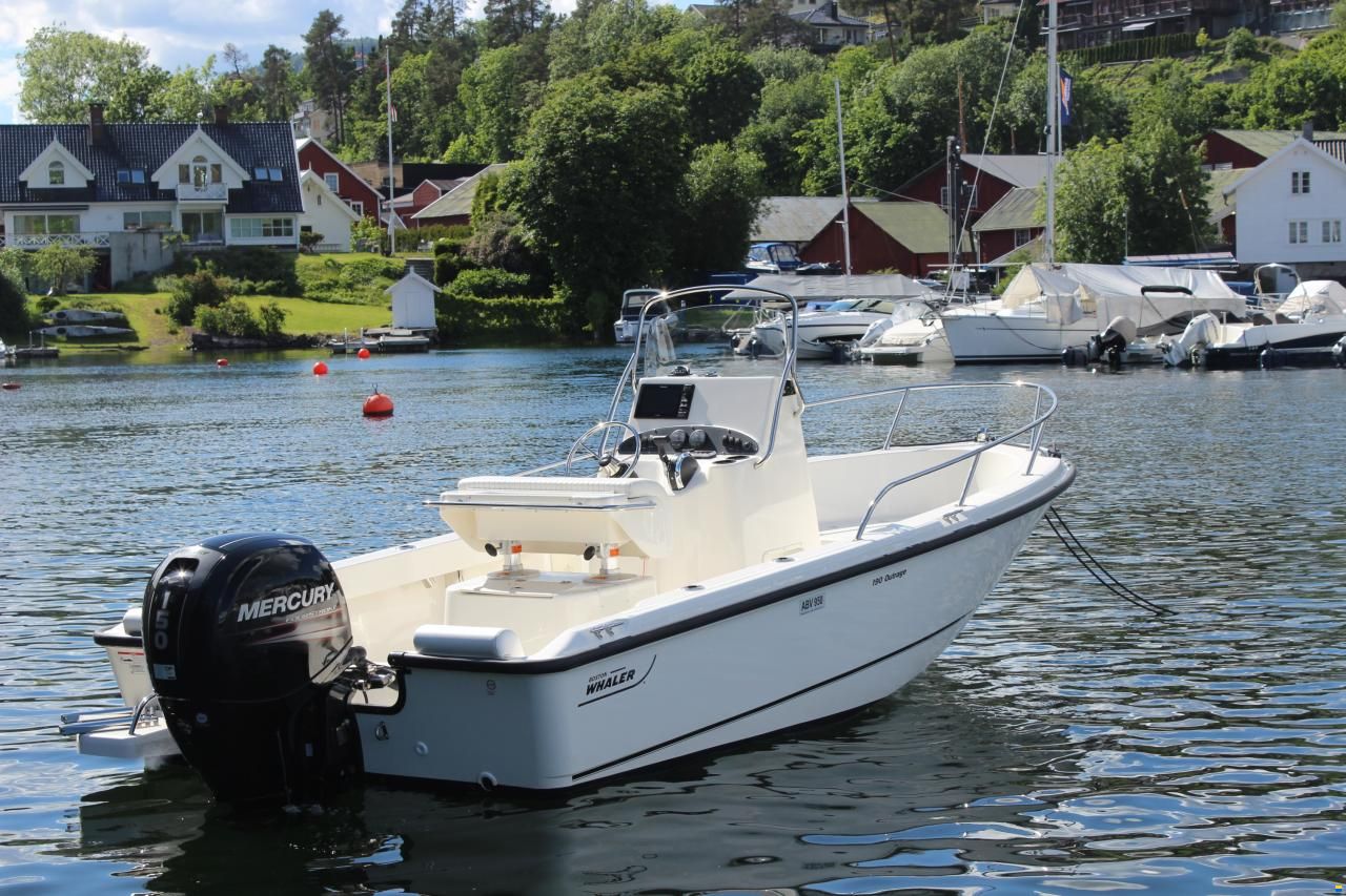 Boston Whaler 190 Outrage