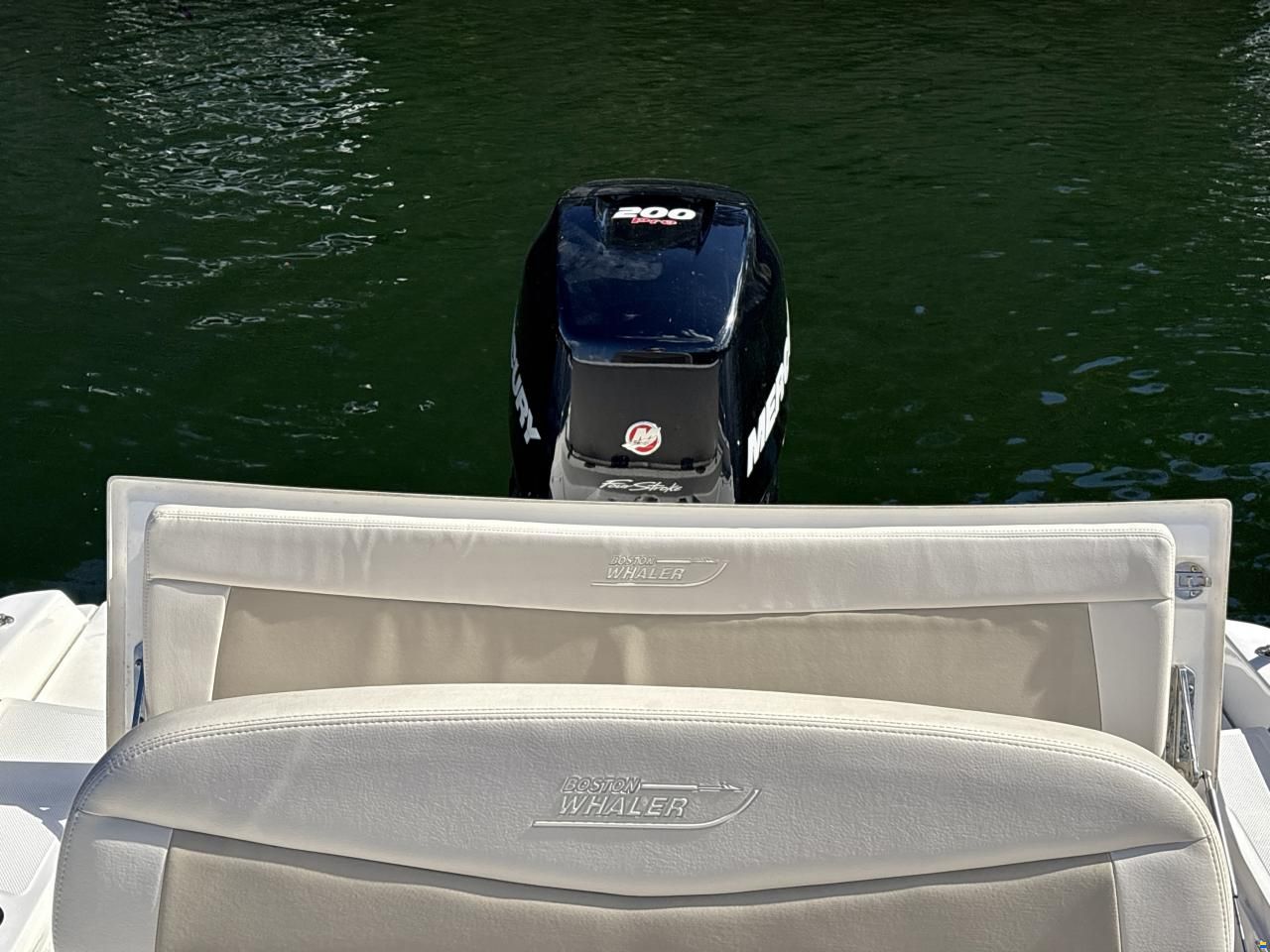Boston Whaler 210 Dauntless