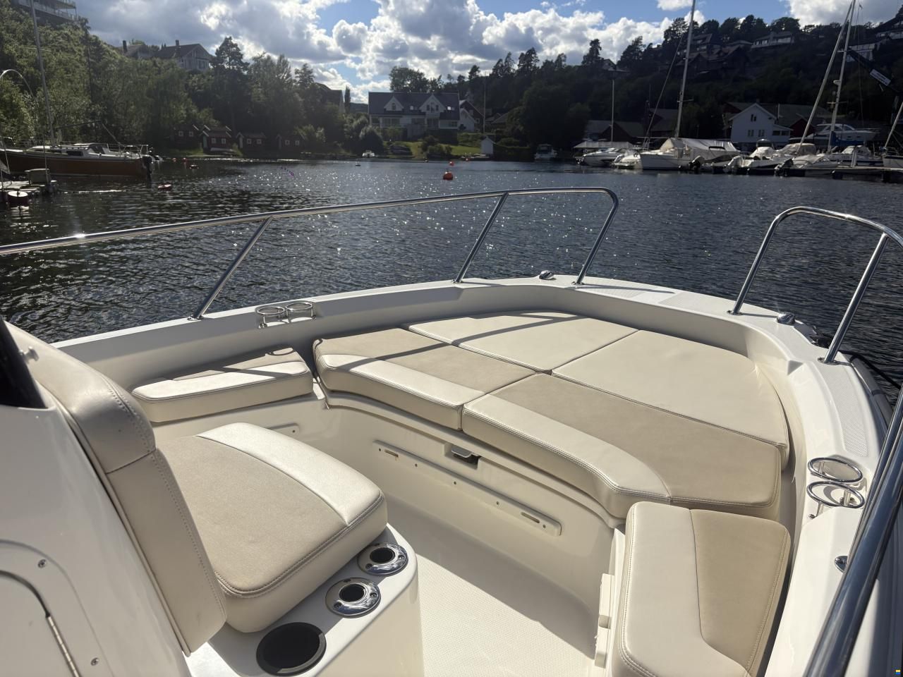 Boston Whaler 210 Dauntless