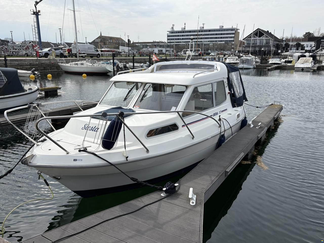 Bella 703