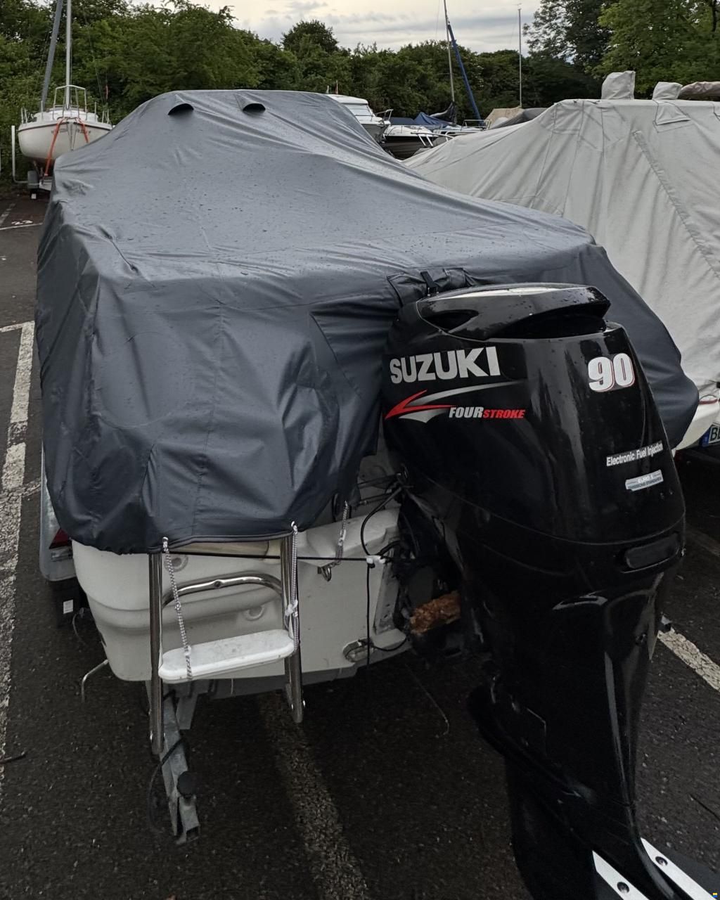 BENETEAU Flyer 500 Sundeck Motorboot Bod