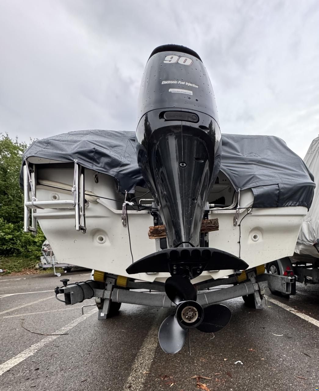 BENETEAU Flyer 500 Sundeck Motorboot Bod