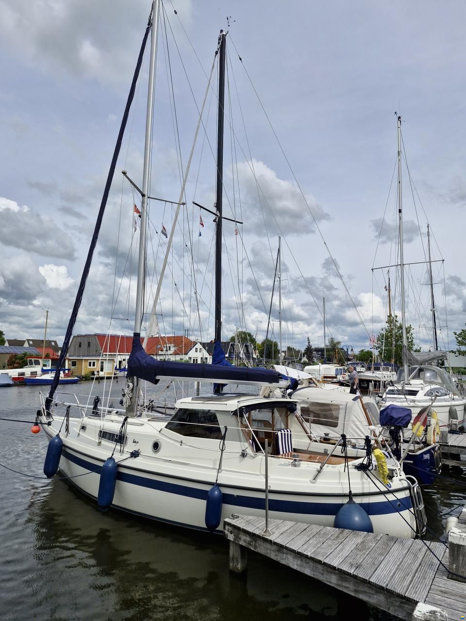 LM 28