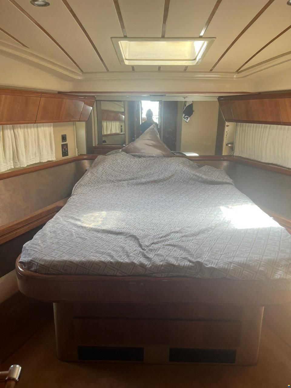 Ferretti 57