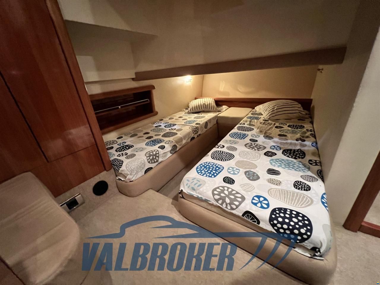 Sealine C 39