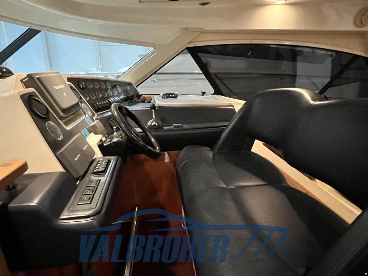 Sealine C 39