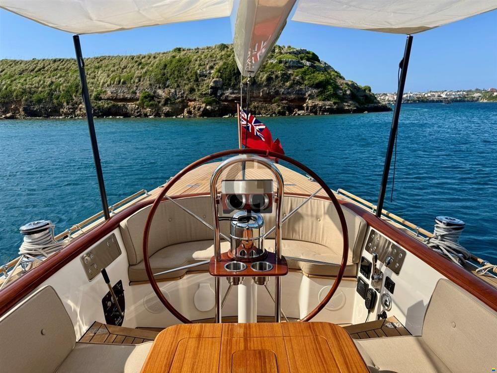 Leonardo Yachts Eagle 54