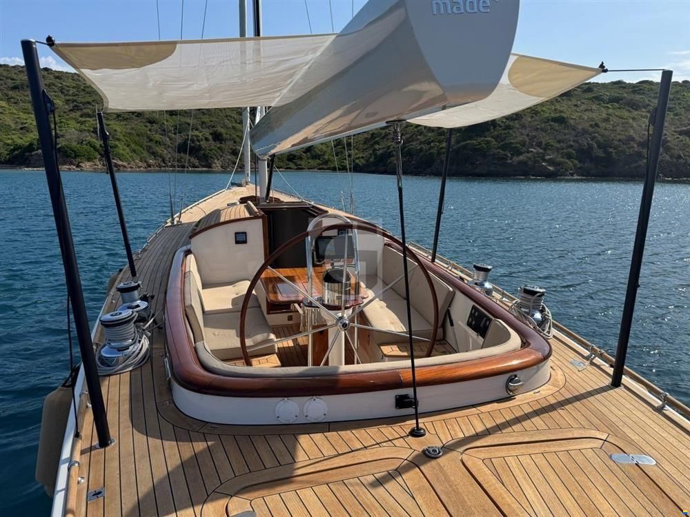 Leonardo Yachts Eagle 54