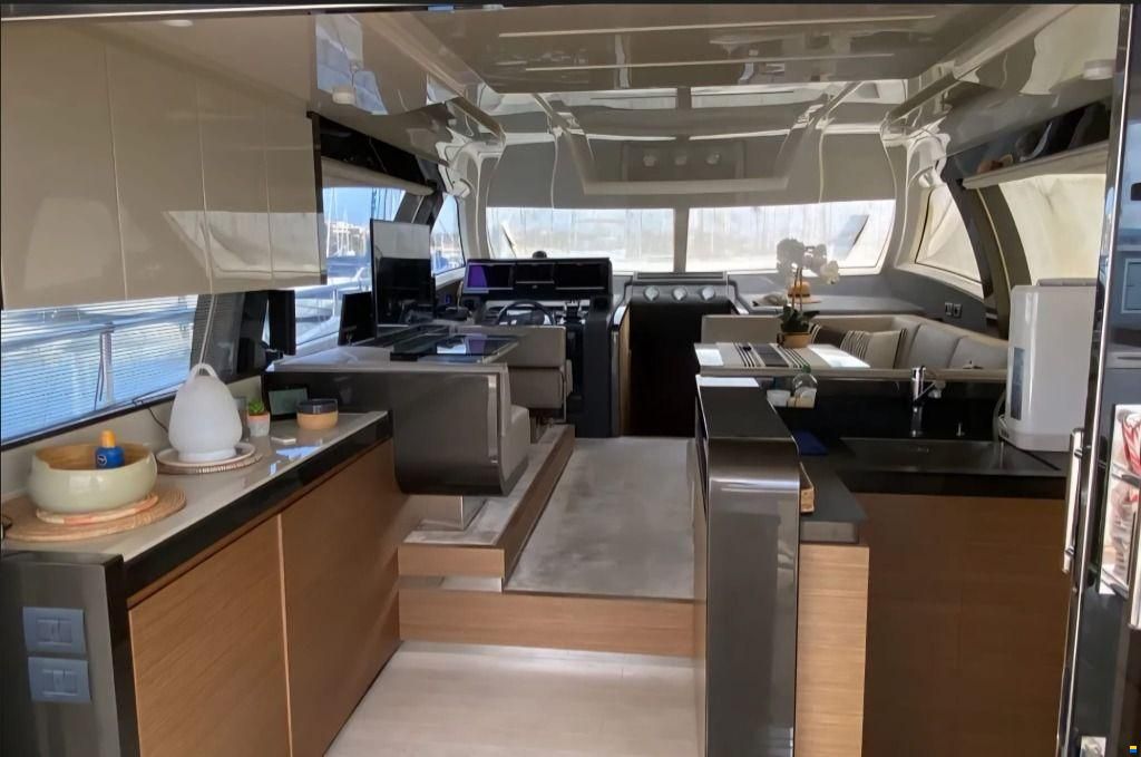 Ferretti 550