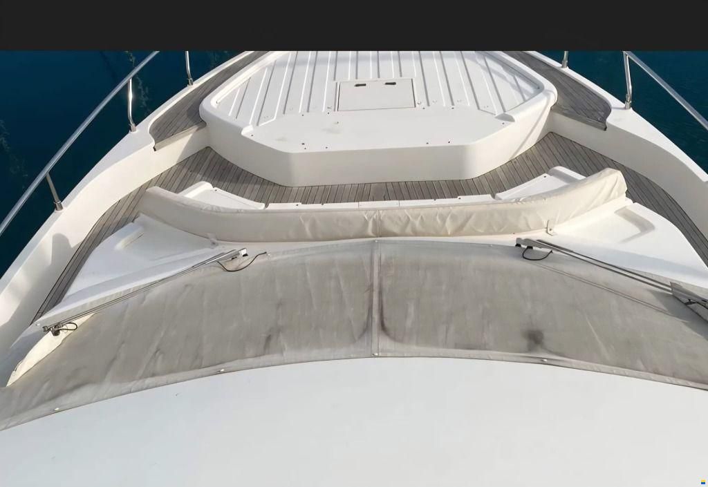 Ferretti 550