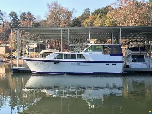 Hatteras Yachts 43 DOUBLE CABIN