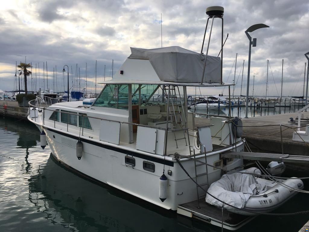 Hatteras Yachts 43 DOUBLE CABIN