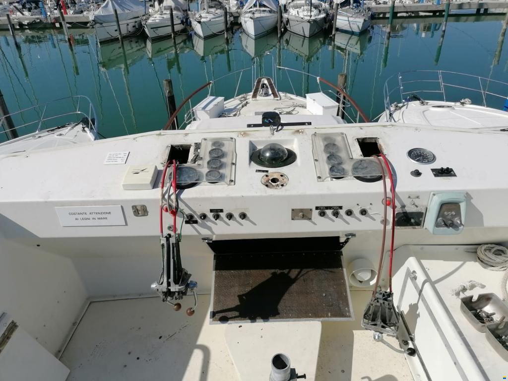 Hatteras Yachts 43 DOUBLE CABIN