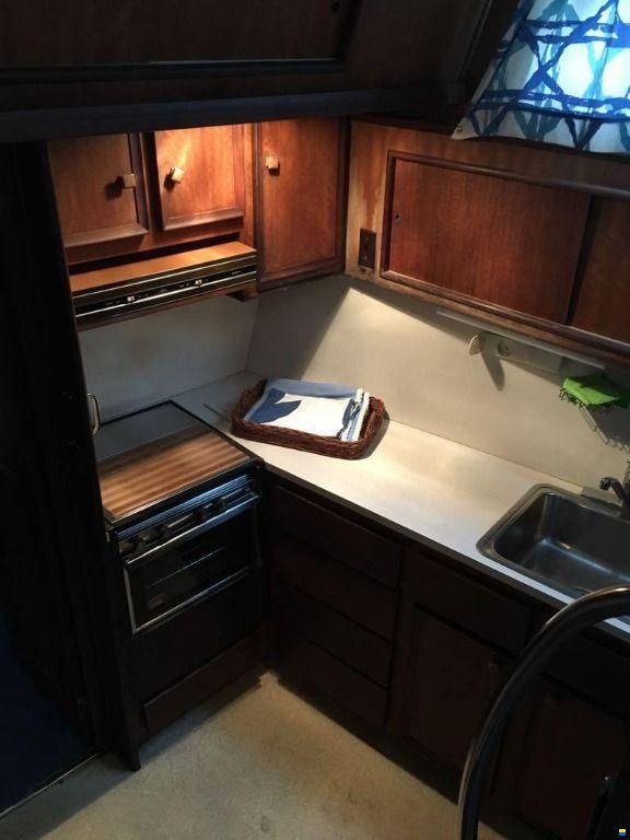 Hatteras Yachts 43 DOUBLE CABIN