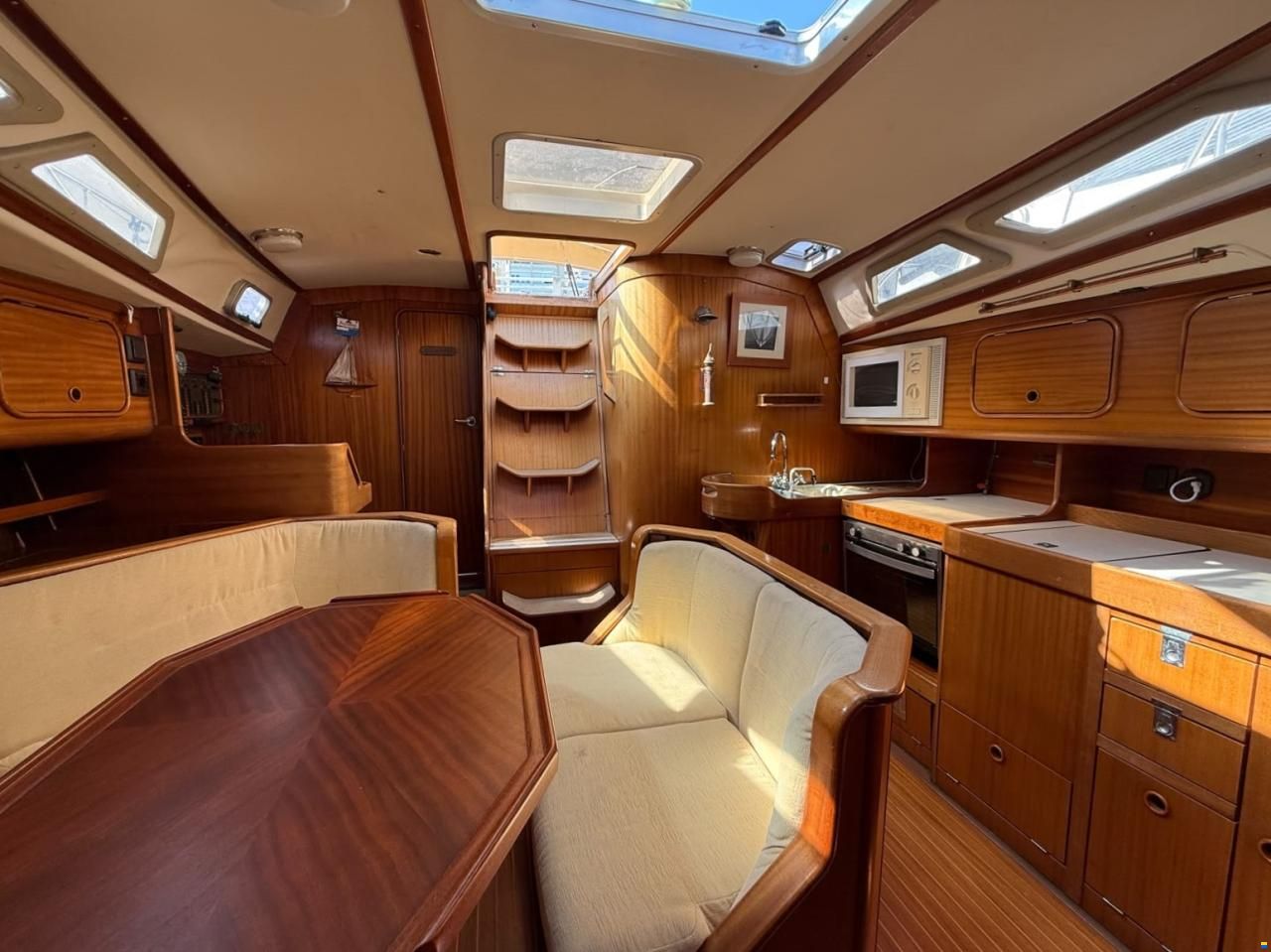 Bavaria 390 Lagoon