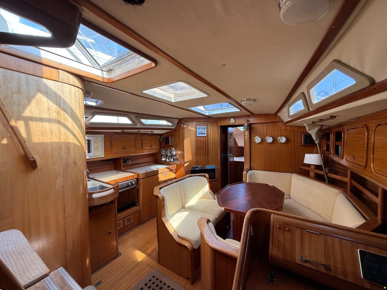 Bavaria 390 Lagoon