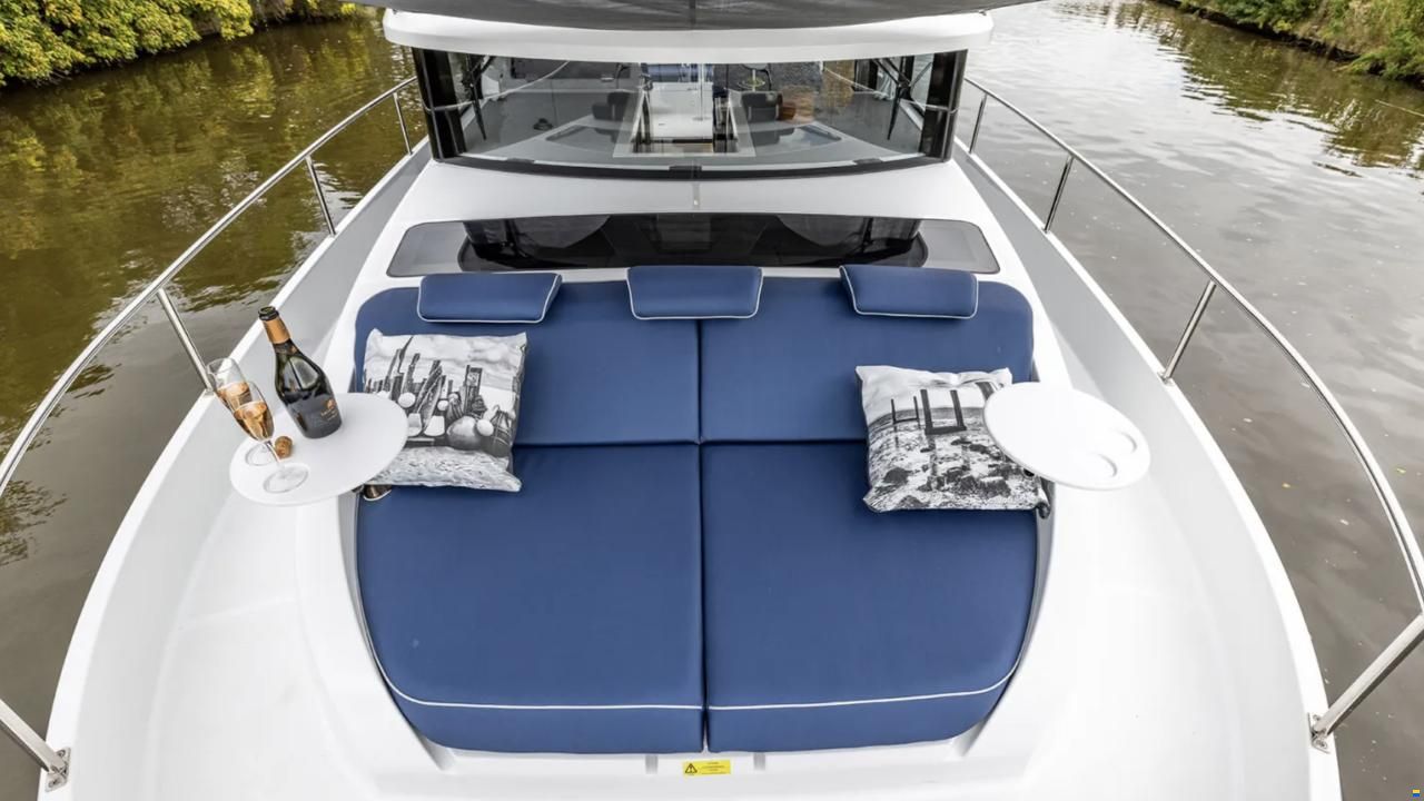 Delphia 10 Lounge Top