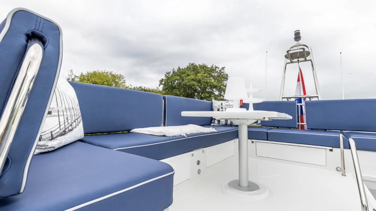 Delphia 10 Lounge Top