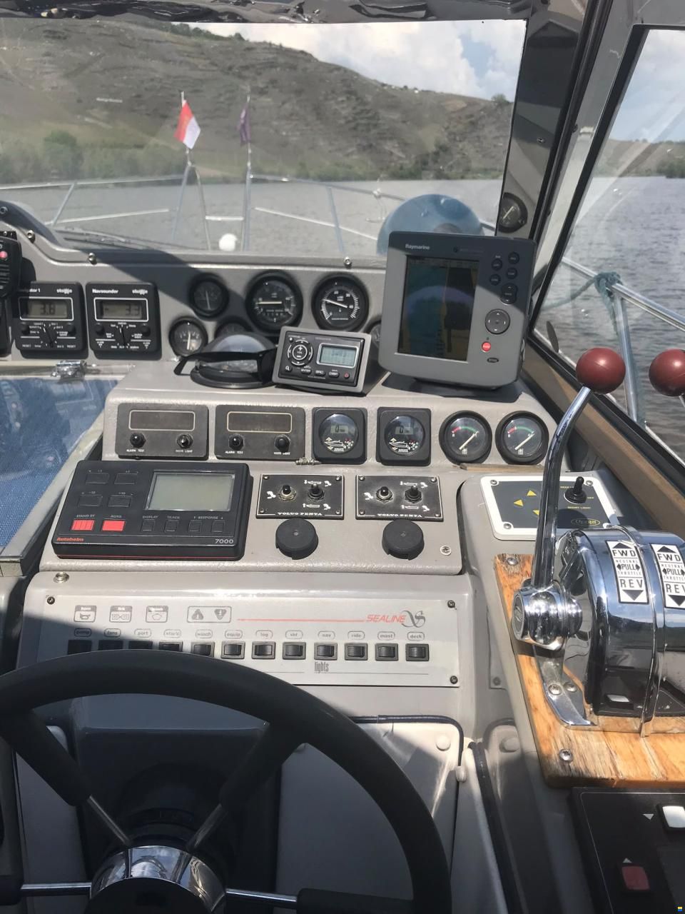 Sealine 328
